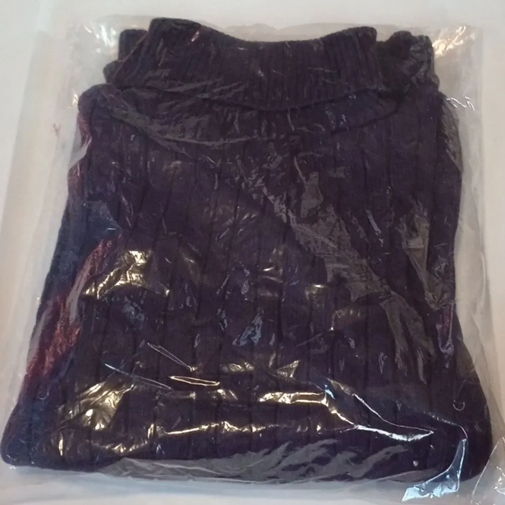 St John's Bay classic cable sweater nwt medium black (Rox174)